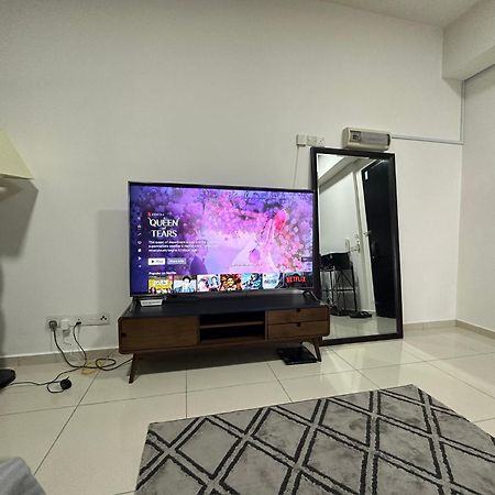 Kyra Homestay Centrus Soho Cyberjaya *Wifi And Pool* Exterior foto